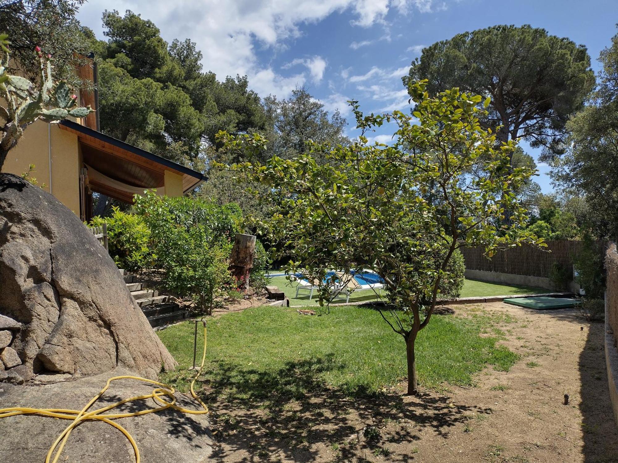 Villa Casa Feliz à Sant Cebrià de Vallalta Extérieur photo