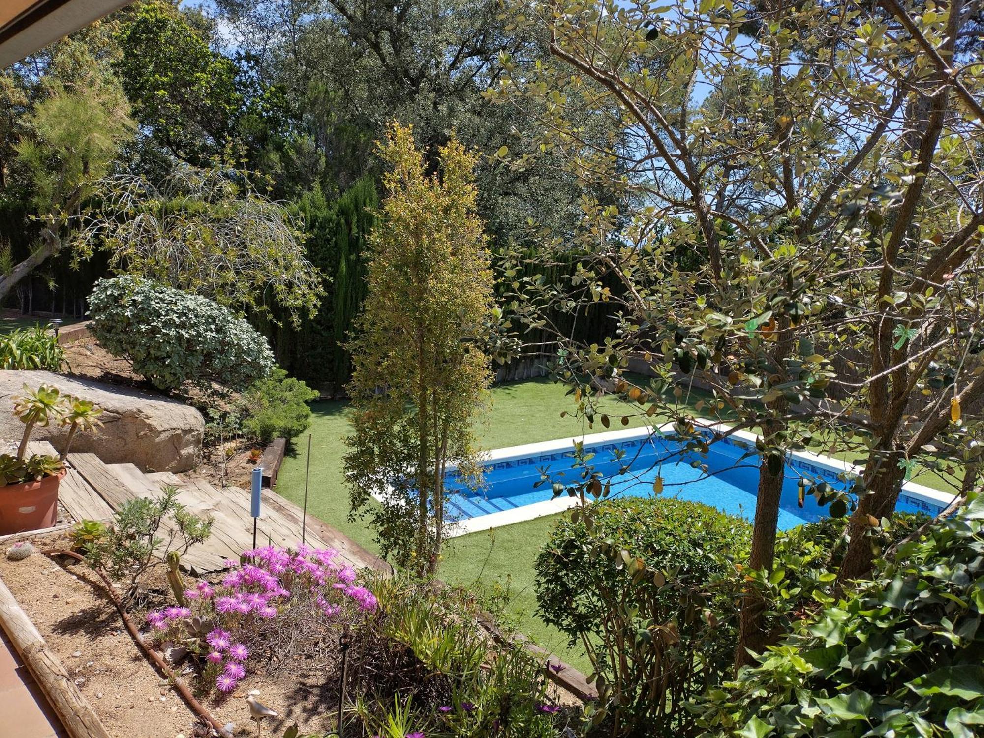 Villa Casa Feliz à Sant Cebrià de Vallalta Extérieur photo
