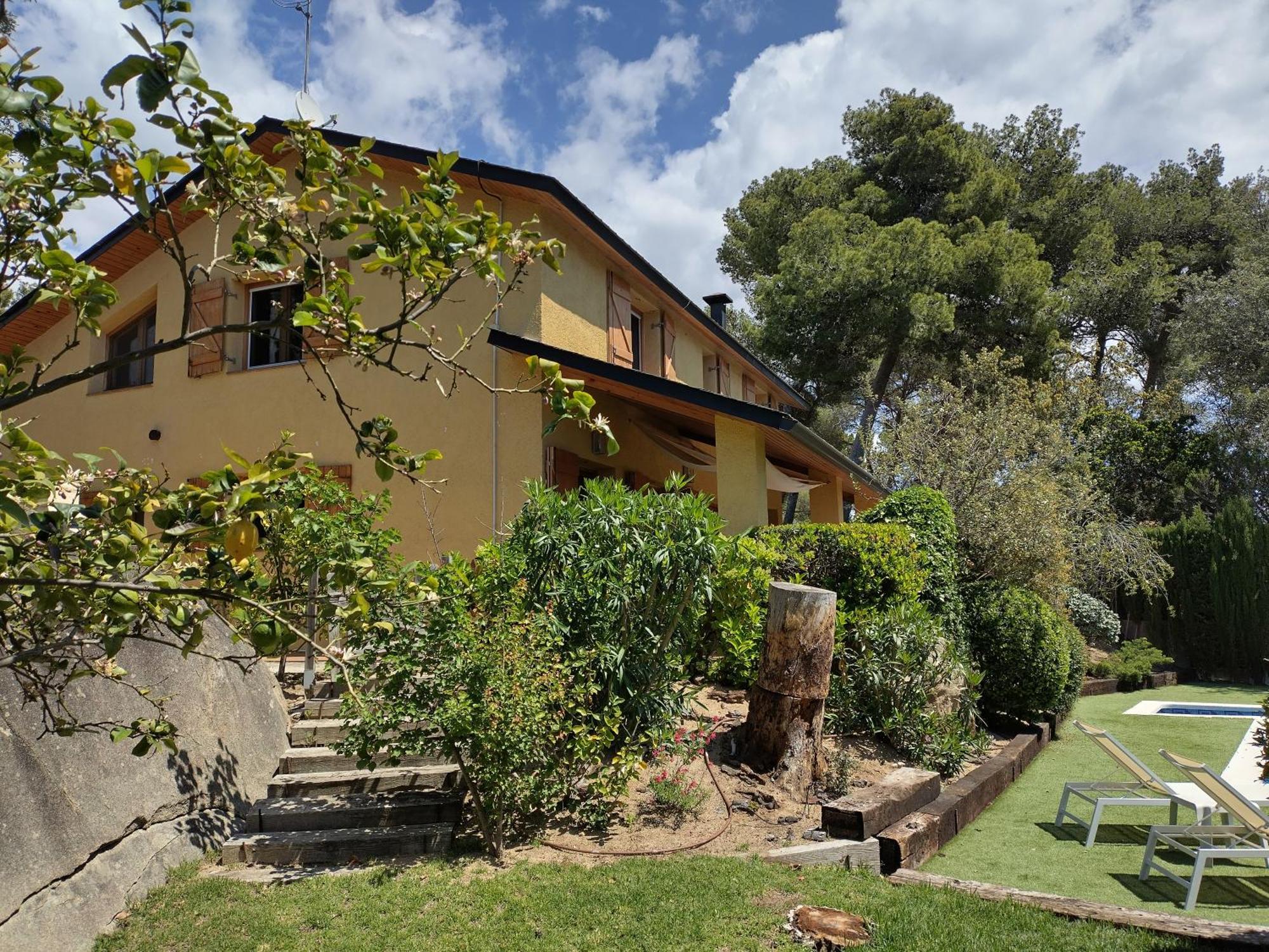 Villa Casa Feliz à Sant Cebrià de Vallalta Extérieur photo