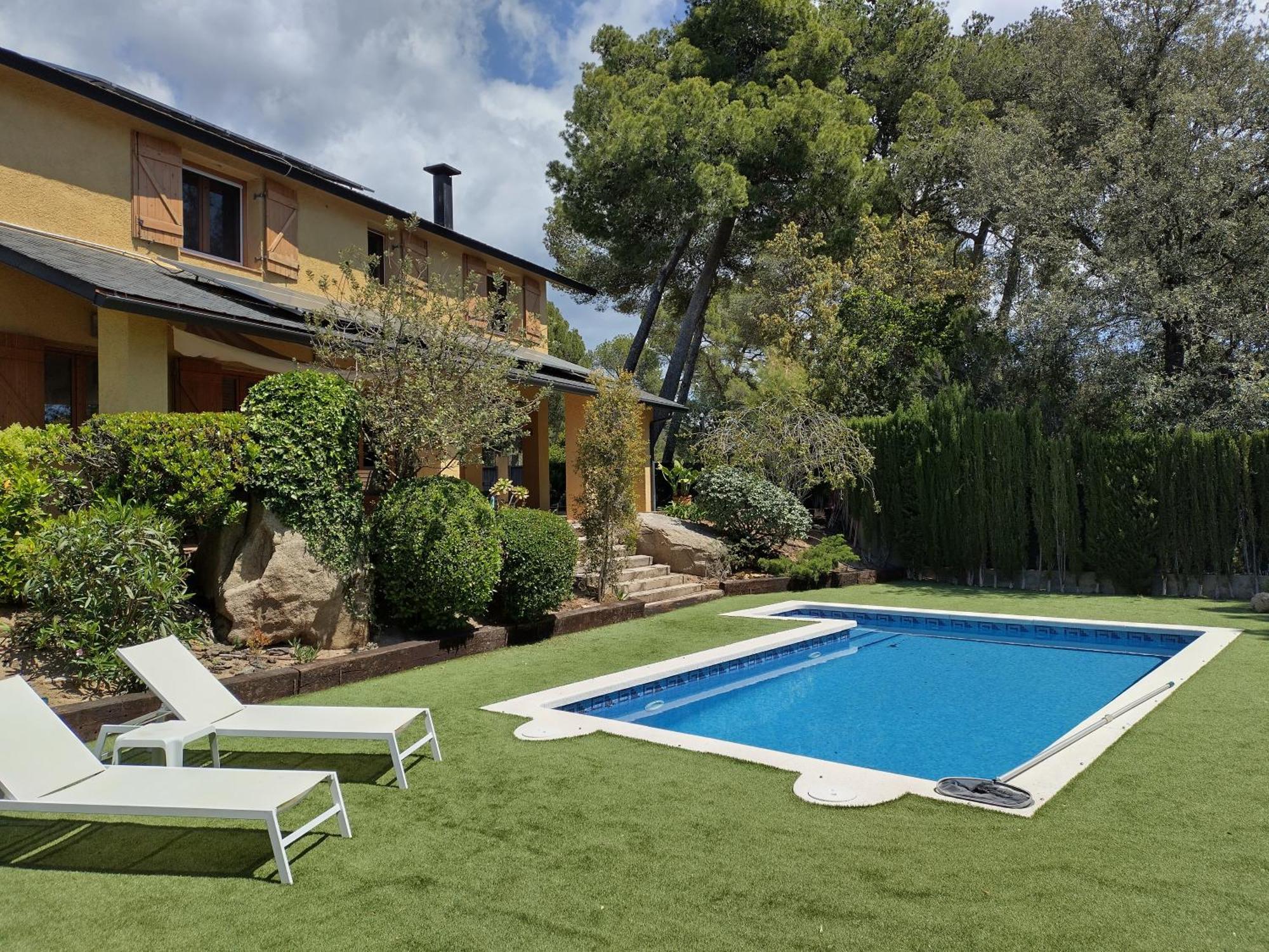 Villa Casa Feliz à Sant Cebrià de Vallalta Extérieur photo