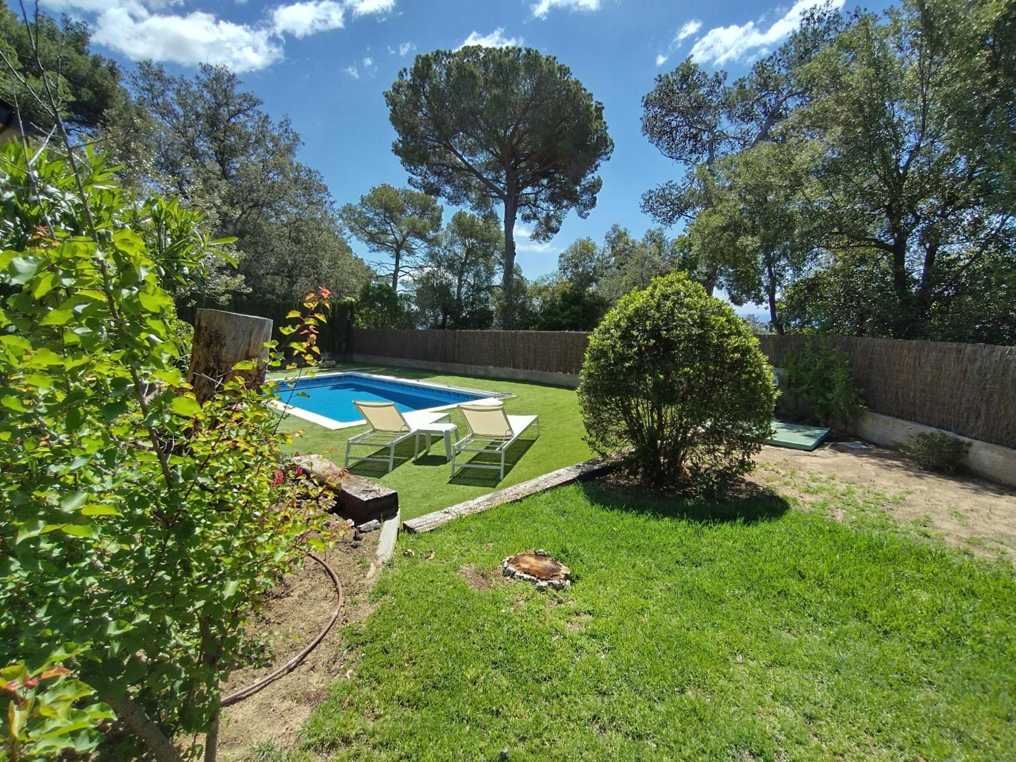 Villa Casa Feliz à Sant Cebrià de Vallalta Extérieur photo