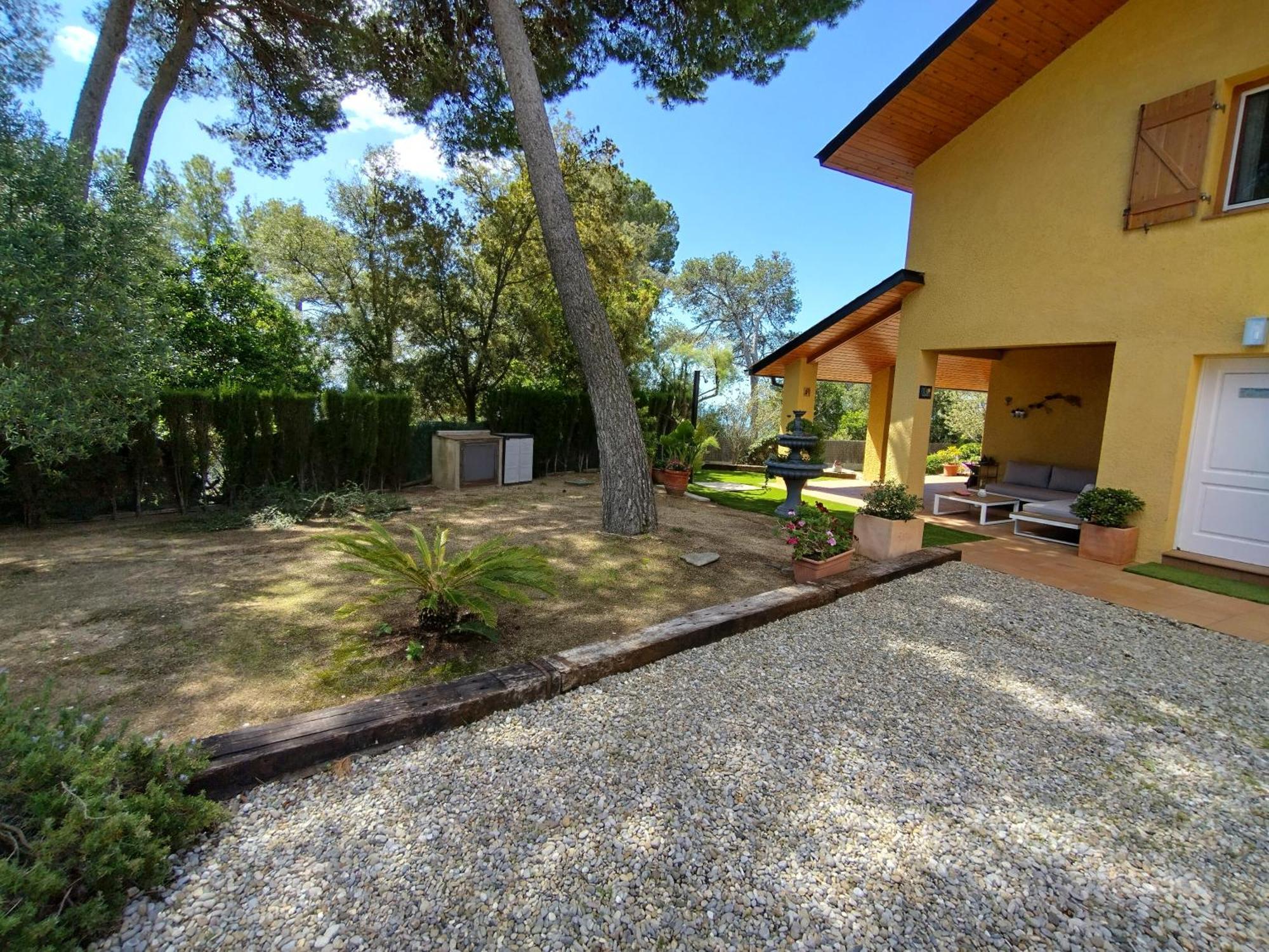 Villa Casa Feliz à Sant Cebrià de Vallalta Extérieur photo