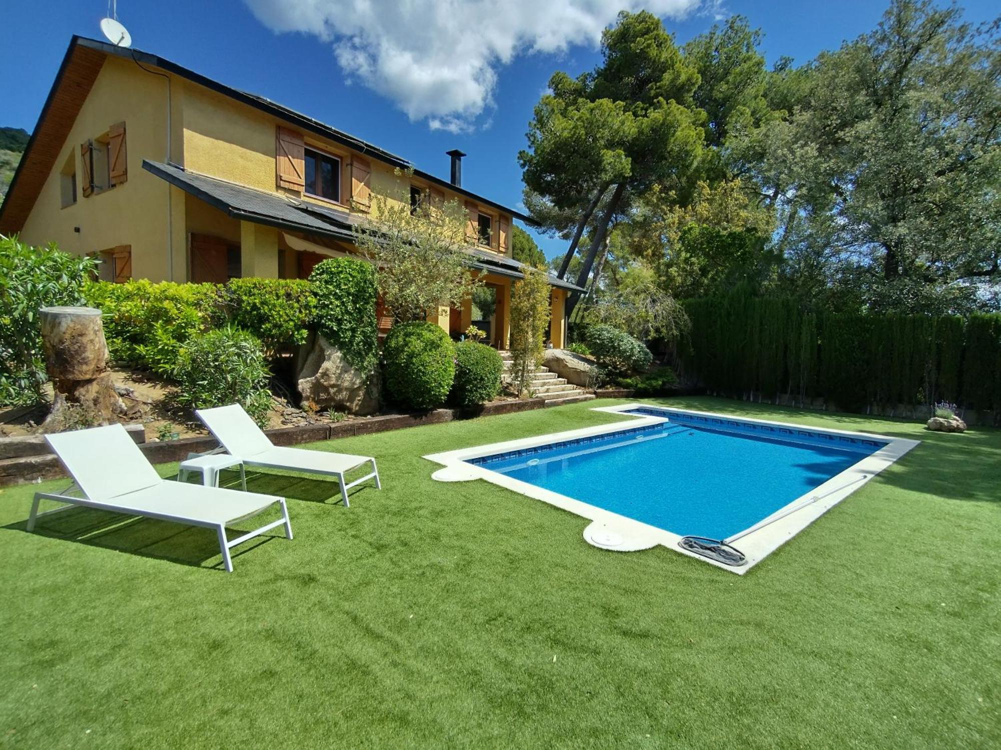 Villa Casa Feliz à Sant Cebrià de Vallalta Extérieur photo