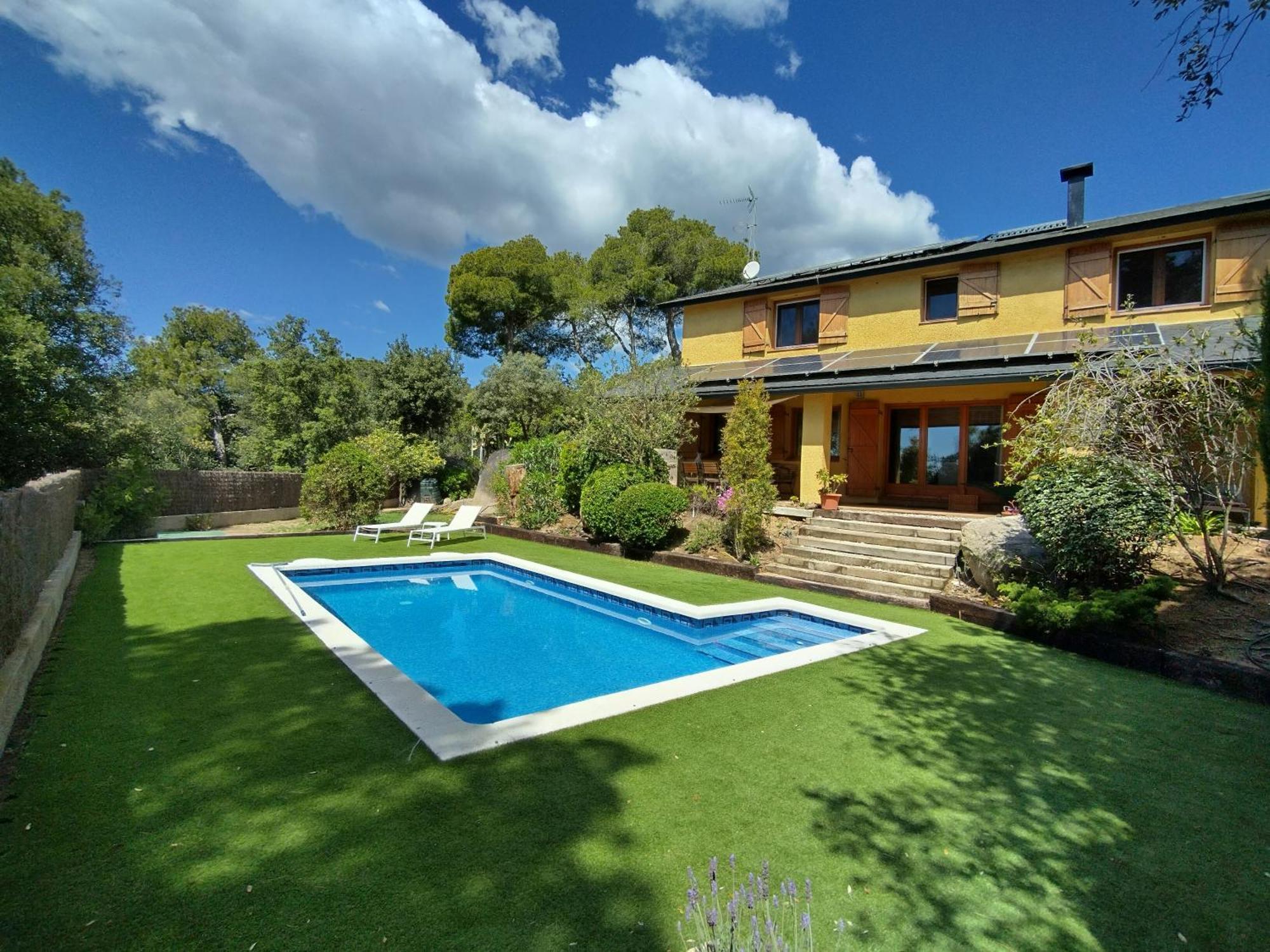Villa Casa Feliz à Sant Cebrià de Vallalta Extérieur photo