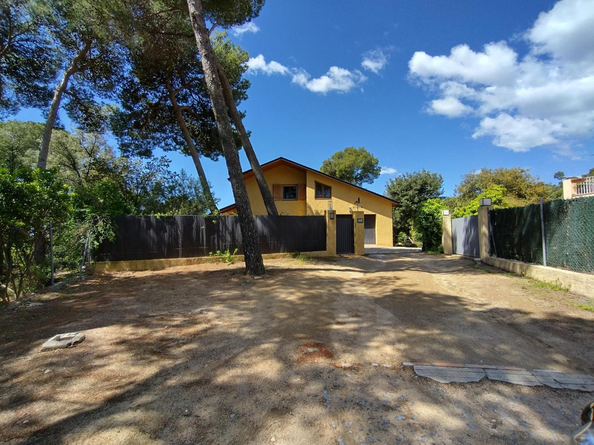 Villa Casa Feliz à Sant Cebrià de Vallalta Extérieur photo