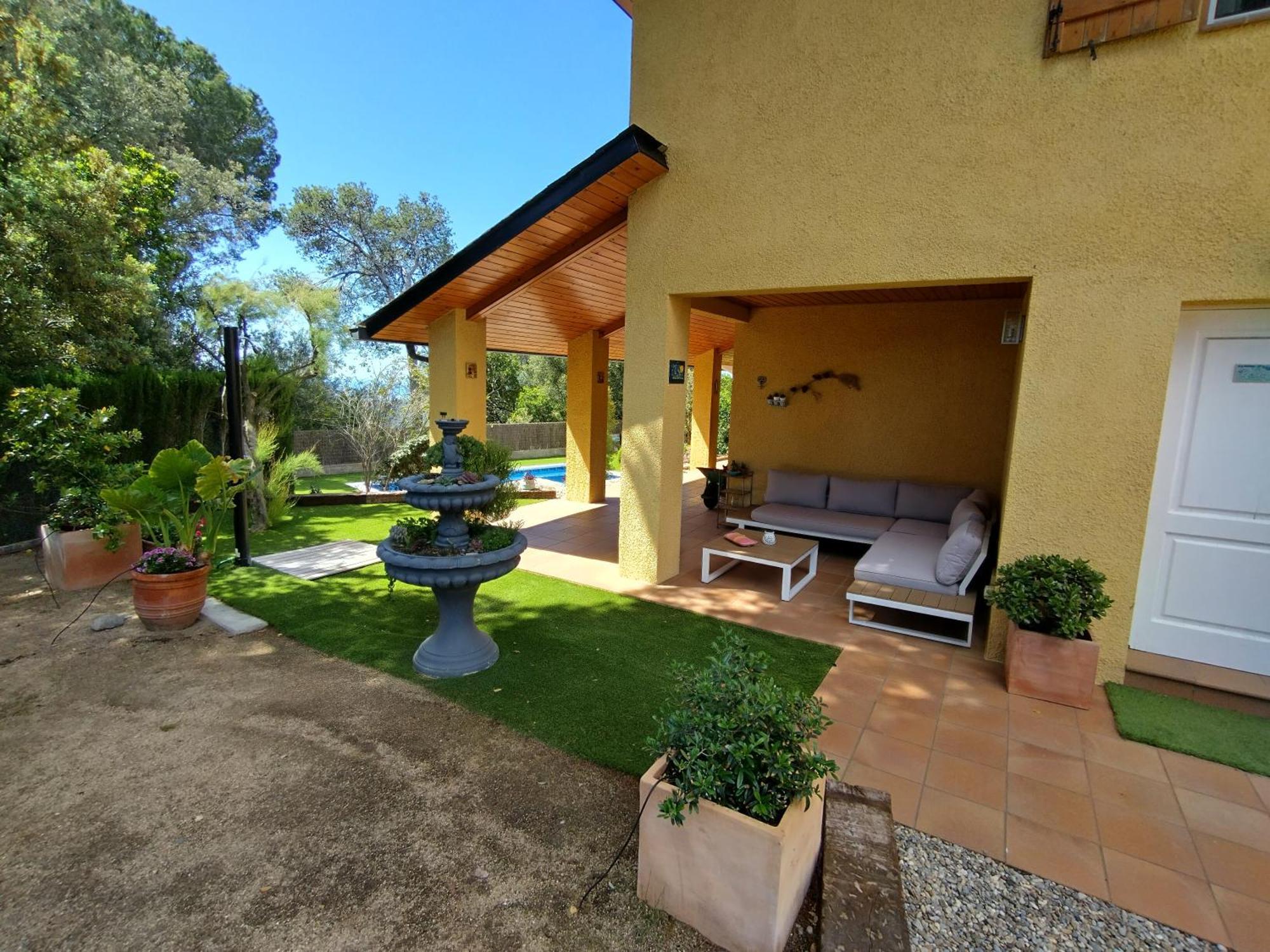 Villa Casa Feliz à Sant Cebrià de Vallalta Extérieur photo